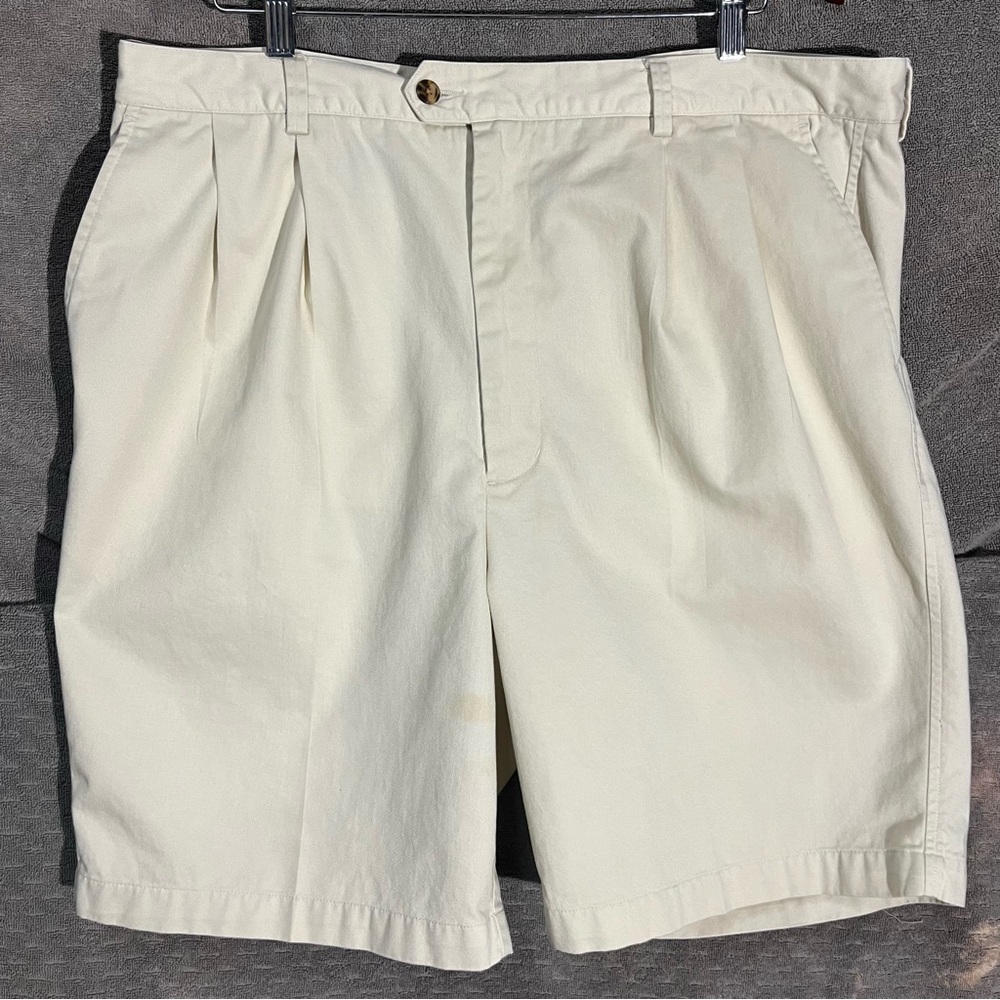 Cutter And Buck Shorts Mens 40 White Chino Button Fly Golf Office Formal Active